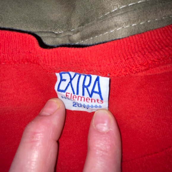 Red t shirt - Picture 1 of 3